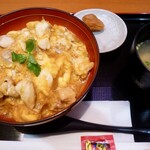 鶏三和 - 名古屋コーチンの親子丼（ご飯小盛り）。めっちゃ美味しい！！