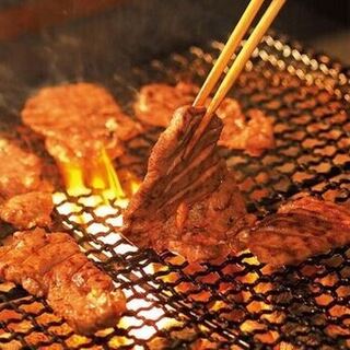 東北のうまいもんが大集合！会津産の馬肉、仙台牛炭焼き、海鮮