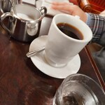 237357673 - 彼女はホットコーヒーを注文。ひと口いただきましたが、こちらも美味しかったです。