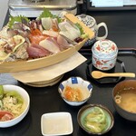 土井ヶ浜海鮮食堂 晴海 - 料理写真:海鮮船盛丼