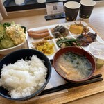 セントラルホテル伊万里 - 料理写真:朝ごはん無料で嬉しい　カレーはおいしくなかった