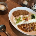 ソウザエモン バイ タカダ コーヒー - 料理写真:珈琲屋のハーフ＆ハーフCURRY  カフェ・オ・レ付き　¥2100