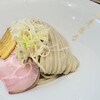 麦の道 すぐれ - 美しい盛り付けと つやつやで弾力のある自家製麺。