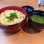 272017021 - 親子丼（780円）