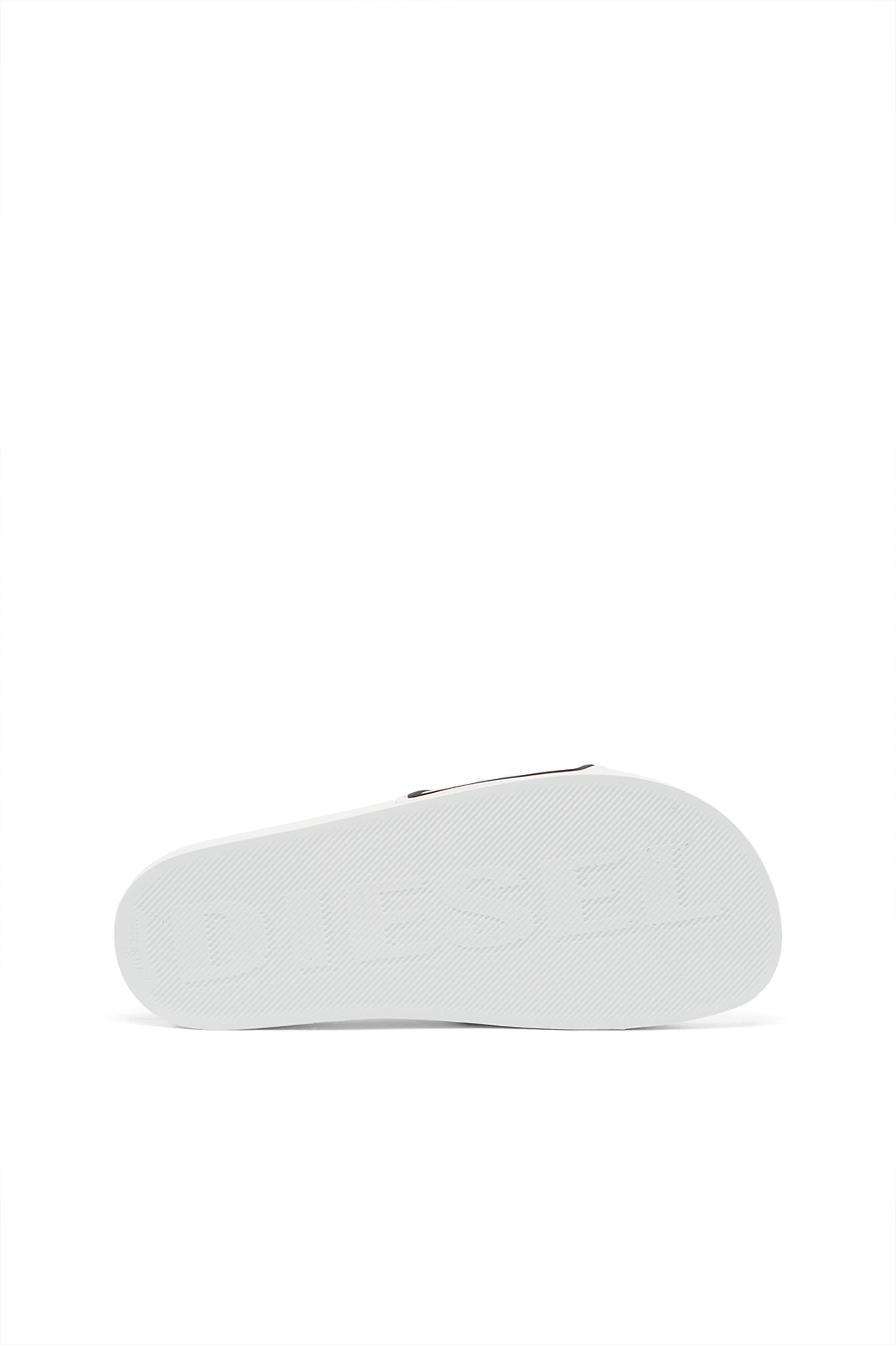 Diesel - SA-MAYEMI CC W, Woman Sa-Mayemi-Rubber slides with embossed logo in White - Image 4