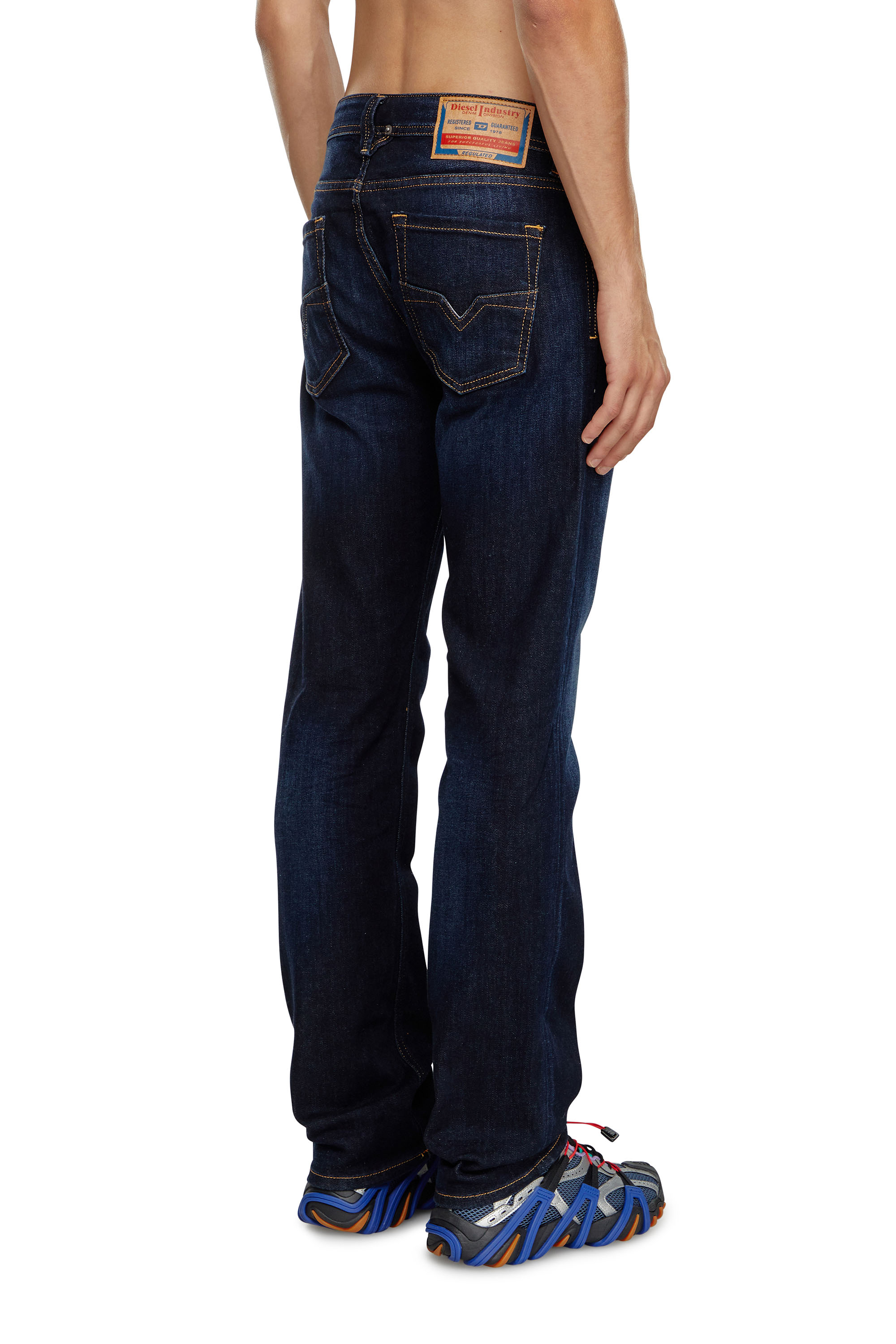 Diesel - Man's Regular Jeans 1985 Larkee 009ZS, Dark Blue - 4