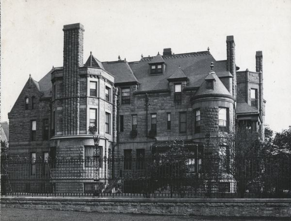 File:Edith Rockefeller McCormick mansion.jpg