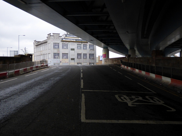 File:Kilbirnie Street (geograph 5158697).jpg