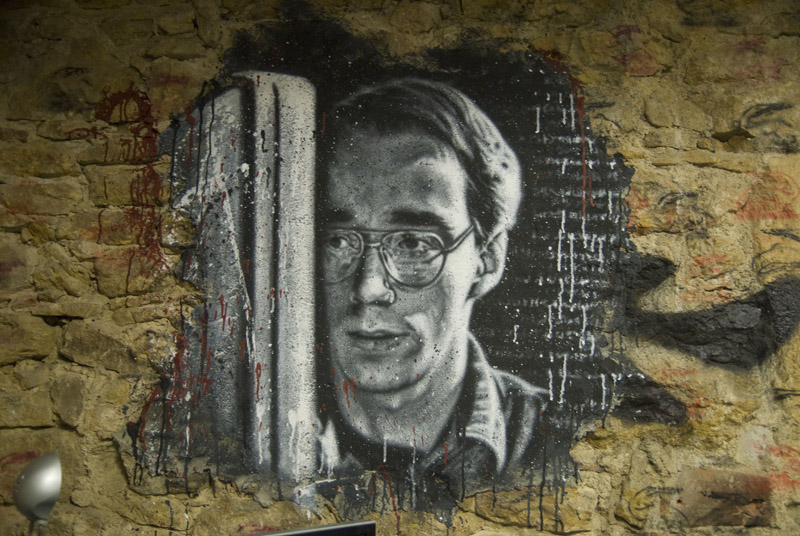 File:Linus Torvalds Cyberpunk Graffiti.jpeg