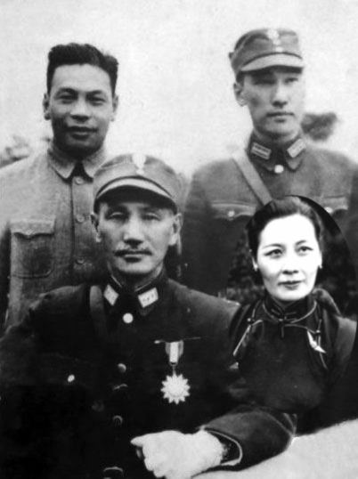 File:Chiang Soong and two sons.jpg