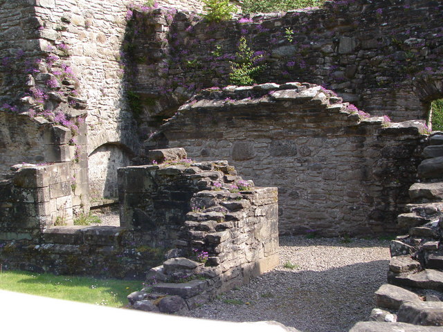 File:Inchmahome Priory Ruin - geograph.org.uk - 1563258.jpg