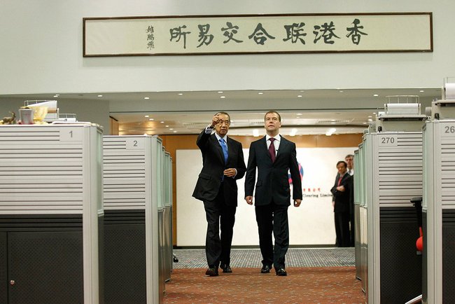 File:Dmitry Medvedev in Hong Kong 17 April 2011-12.jpeg