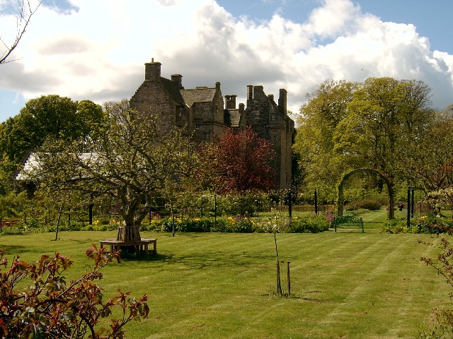 File:Kellie Castle Gardens.jpg