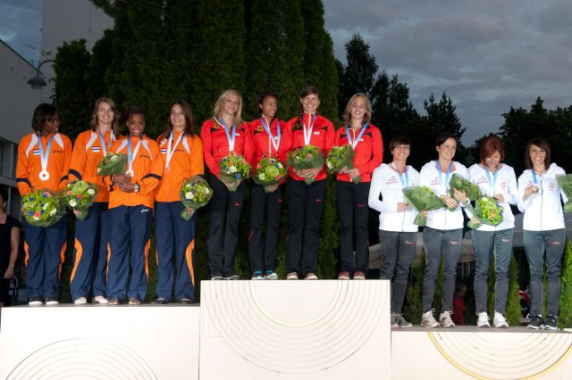 File:4 x 100 m women podium Helsinki.jpg