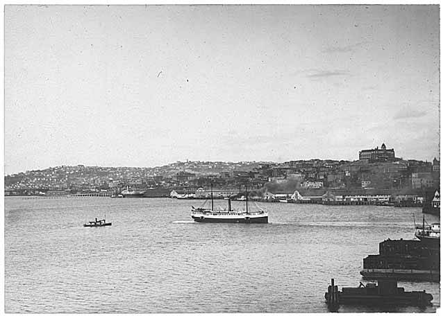 File:Elliott Bay looking northeast from the Pacific Coal Company facilities toward the Seattle waterfront with the Washington Hotel (WARNER 52).jpg