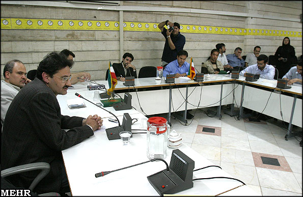 File:Islamic Iran Participation Front roundtable discussion about 2005 presidential election (4).jpg