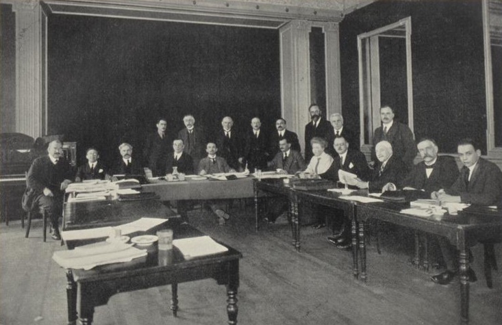 File:Conferentie 2e internationale 1921.jpg