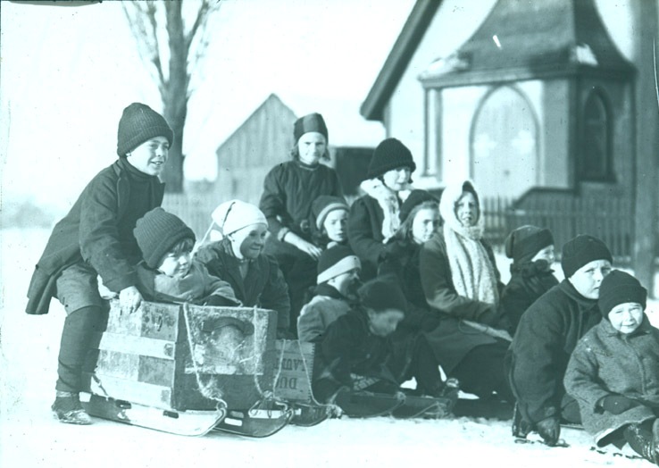 File:Winter coasting in Toronto.jpg