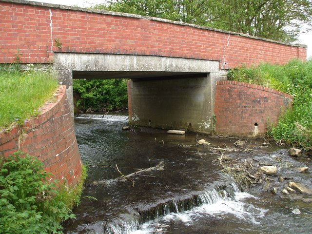 File:Barton Bridge - geograph.org.uk - 1330208.jpg