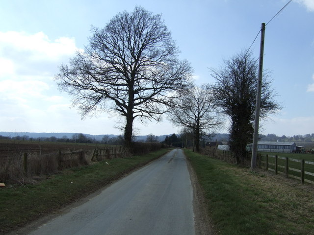 File:Minor road heading west - geograph.org.uk - 3399074.jpg