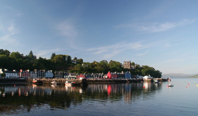 File:Not Balamory but Tobermory - geograph.org.uk - 1464192.jpg