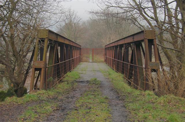 File:Bridge - geograph.org.uk - 345847.jpg