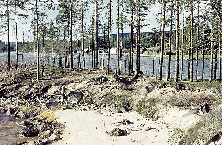 File:Boplats vid Tisjölandet - KMB - 16001000077324.jpg