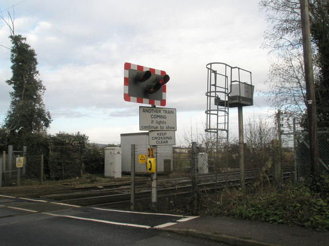 File:Modest gantry between Southbourne and Nutbourne - geograph.org.uk - 650047.jpg