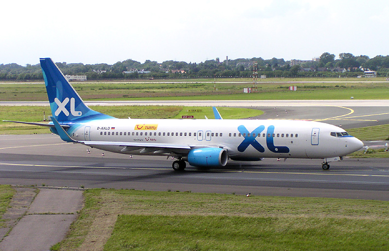 File:XL Airways Boeing 737-800 D-AXLD DUS.jpg