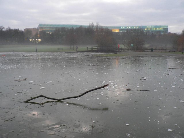 File:Littledown, JP Morgan headquarters - geograph.org.uk - 639194.jpg