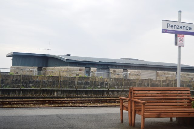 File:Building by Penzance Station - geograph.org.uk - 5132083.jpg