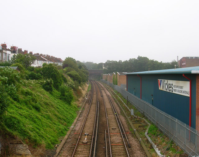 File:West Coastway Line from Holland Bridge - geograph.org.uk - 232396.jpg