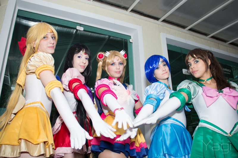 File:Cosplay of Inner Senshi.jpg