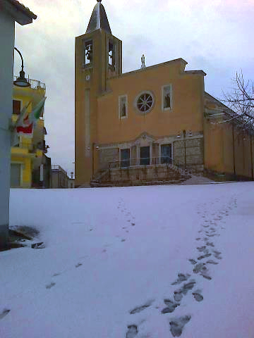 File:Sant'Apollinare Sotto la neve febbraio 2012.jpg