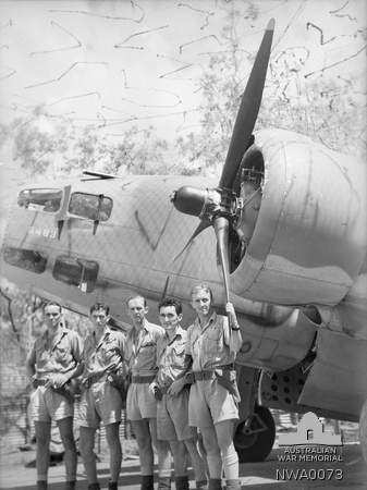 File:2 Squadron RAAF Hudson aircrew Hughes NT Feb 1943 AWM NWA0073.jpg