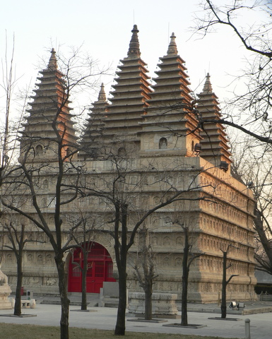 File:Far view of Diamond Throne Tower in Zhenjue Temple.jpg