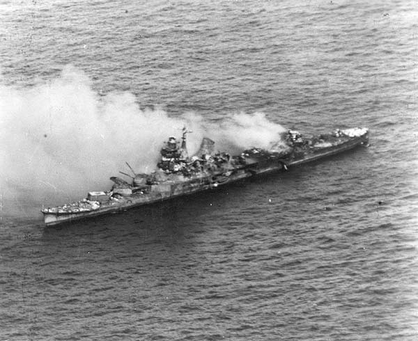 File:Japanese cruiser Mikuma burning and sinking on 6 June 1942 (80-G-457861).jpg