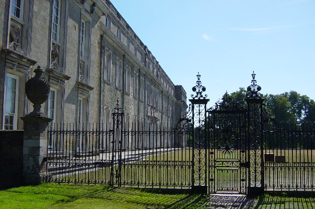 File:Petworth House - geograph.org.uk - 10597.jpg