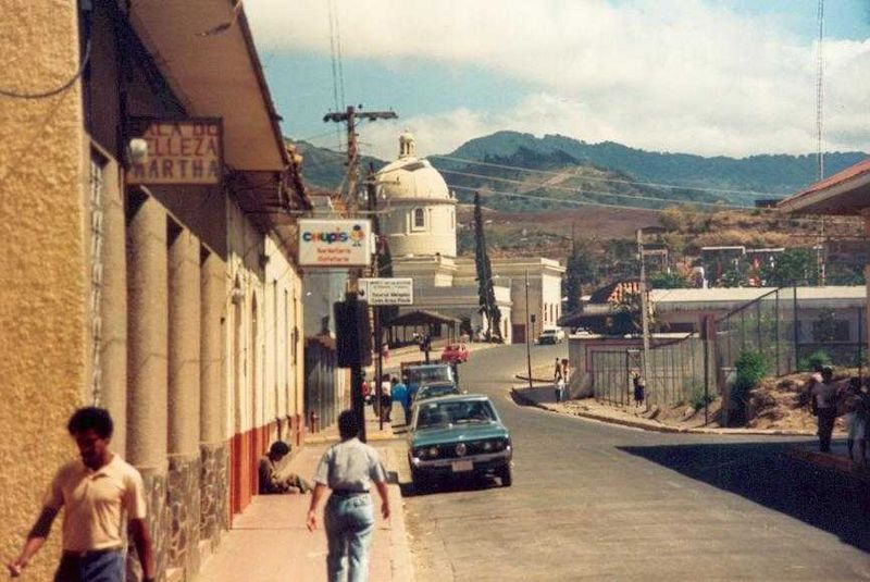 File:Mantagalpa calle.JPG