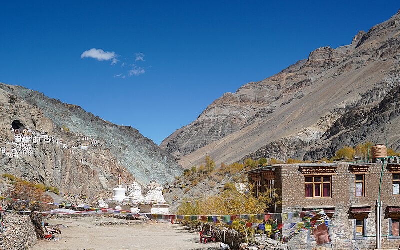 File:Guest House Phuktal Zanskar Oct22 A7C 04454.jpg