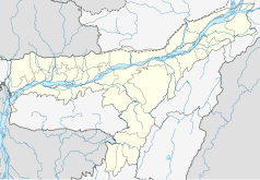 Mapa konturowa Asamu, u góry nieco na prawo znajduje się punkt z opisem „North Lakhimpur”