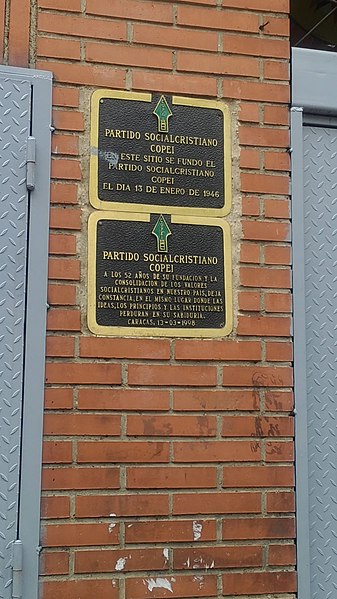 File:Placa conmemorativa en el lugar donde fue fundado el partido COPEI.jpg