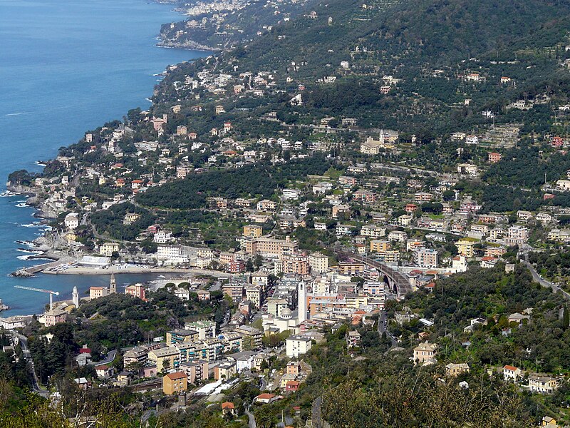 File:Recco-panorama da Caravaggio.jpg