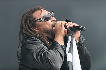 Le chanteur de Skindred, Benji Webbe. (définition réelle 5 472 × 3 648)