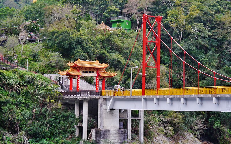 File:Taiwan Taroko-Schlucht Hsiang-Te Temple Brücke 5.jpg