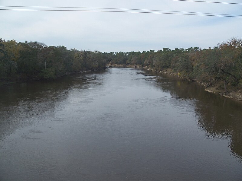 File:Luraville FL Suwannee River west01.jpg