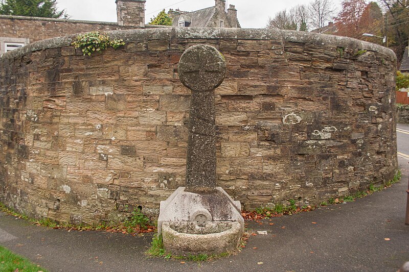 File:Stone Cross - geograph.org.uk - 5203876.jpg