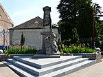 Poilu blessé (monument aux morts)