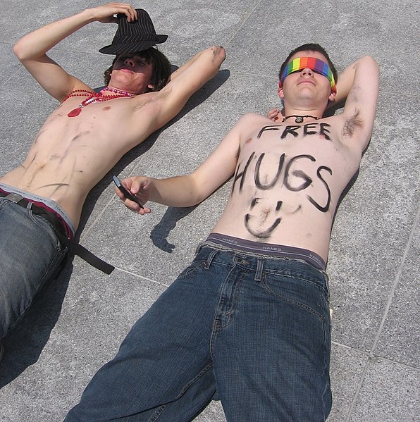 File:Free Hugs 2008 San Francisco Gay Pride Parade.jpg