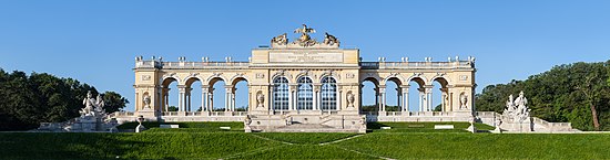 Panorama sur la Gloriette